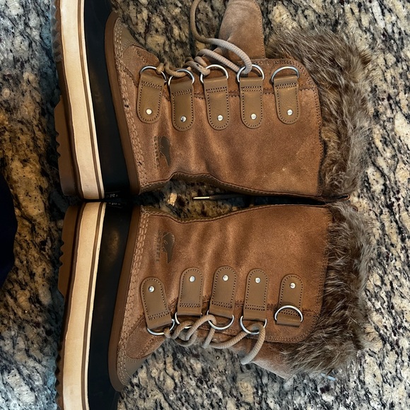 Sorel Women's Joan of Arctic Brown and Black Winter Boots - Picture 5 of 5